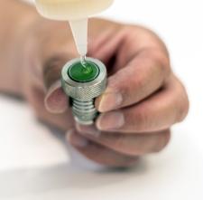 Soundclear is a clear, water white gel. 